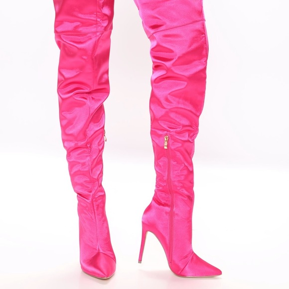 Pink butt high heel boots - Picture 4 of 6